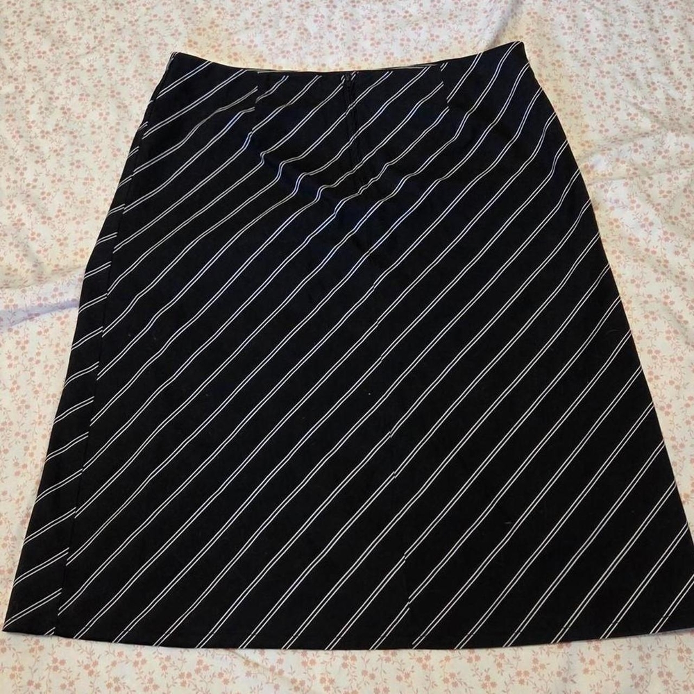 Vintage y2k No Boundaries black and white striped skirt size small - Picture 3 of 5